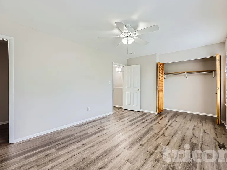 19 Clearlake Ct — Photo 7