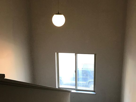 5th image of 3330 S Pennsylvania Ave APT 9