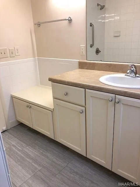 3892 Johnstown Drive — Photo 2