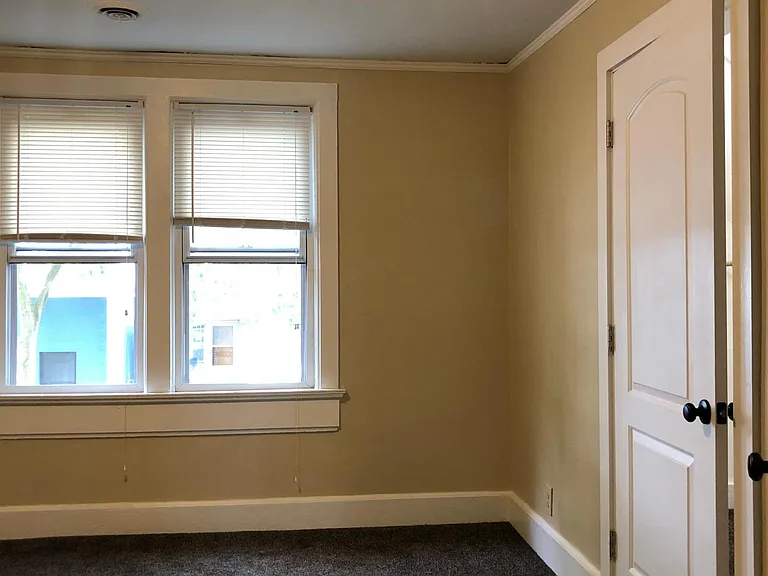 2213 S Robinson Ave #UPPER — Photo 15