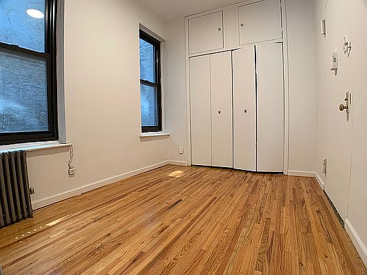 2nd image of 242 E 77th St APT 6FE