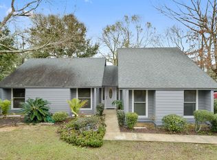 8710 Diamondhead Dr W, Diamondhead, MS 39525