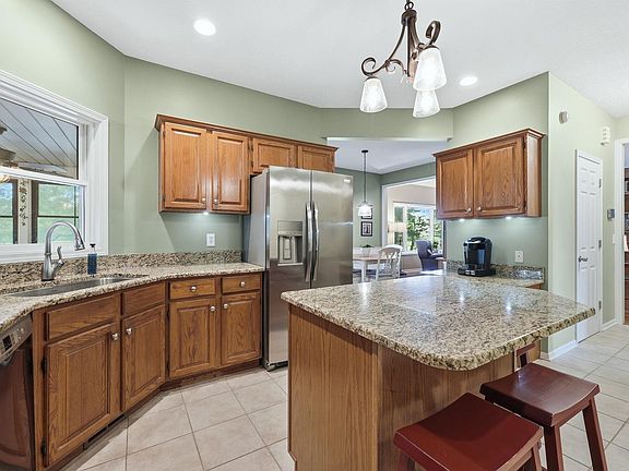 5th image of 6516 Shoreside Dr