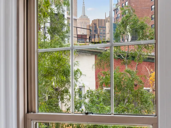 299 West 12th Street image 6 of 7