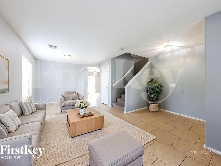 2430 W Via Dona Rd — Photo 3