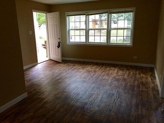 3rd image of 3327 Moore Dr