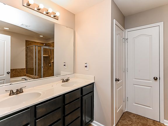 5th image of 9229 Magnolia Lily Ave