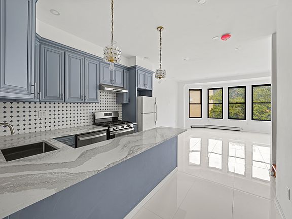 3rd image of 910 Saint Nicholas Ave #2