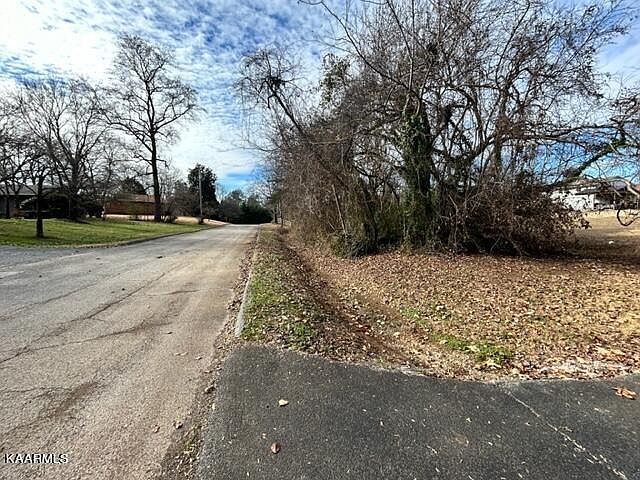 2nd image of Westcliff Dr