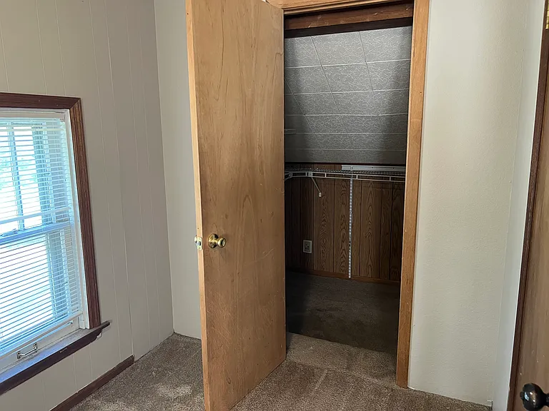 Upstairs bedroom - 2nd closet is a walk in