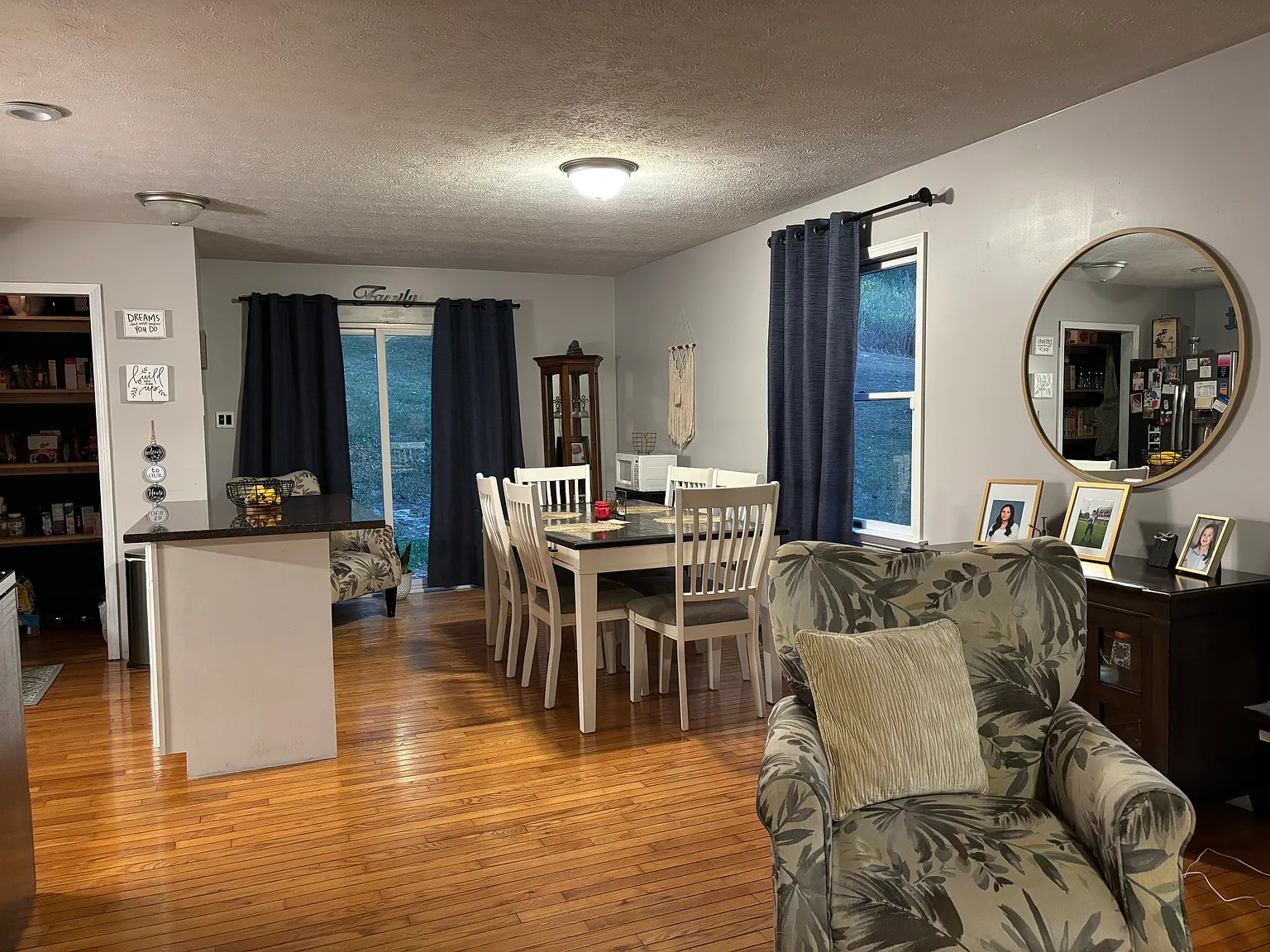 4 bed, 2005 sqft, $1,800 — Photo 1