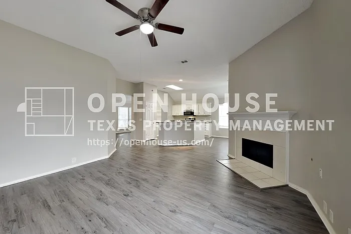 3 bed, 2.0 bath, 1705 sqft, $2,545 — Photo 4