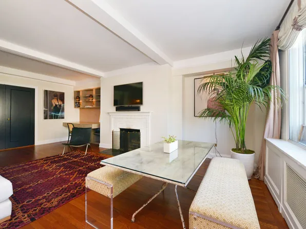 302 West 12th Street image 1 of 12