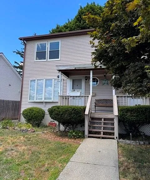 32 Bowles Ct — Photo 1