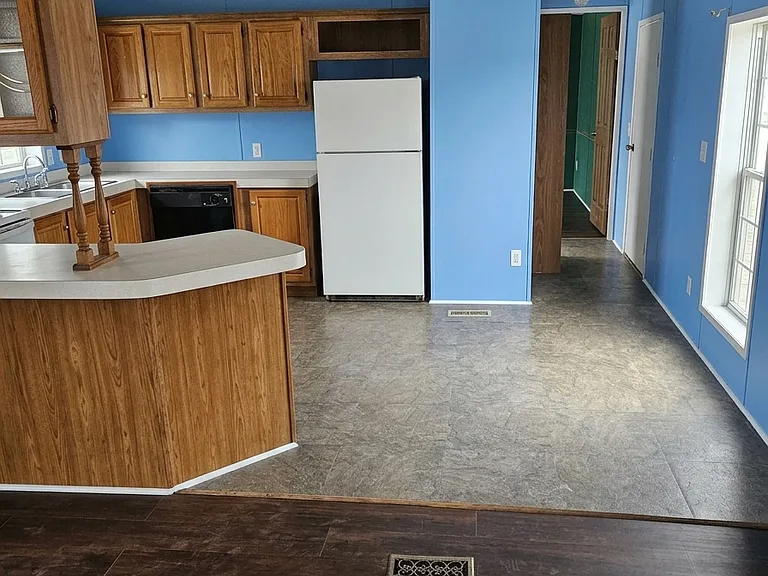 Kingswood Plaza MHC LLC - Rent to Own — Photo 35