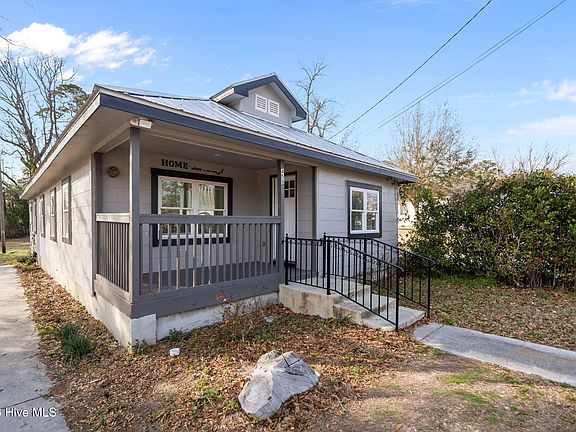 4th image of 458 Mercer Avenue
