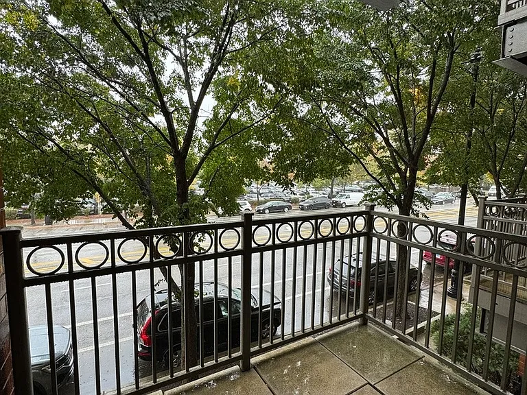 1155 W Roosevelt Rd #204 — Photo 4