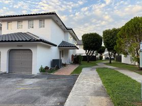 7549 NW 176th St, Hialeah, FL