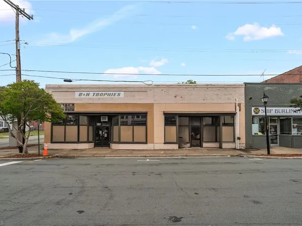 702-704 E Davis St, Burlington, NC 27215