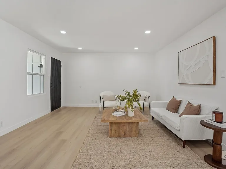 9203 Chaney Ave — Photo 6