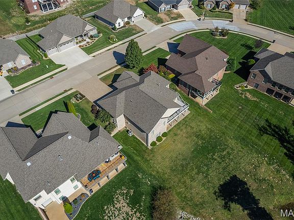 2nd image of 1580 Helmsdale Dr