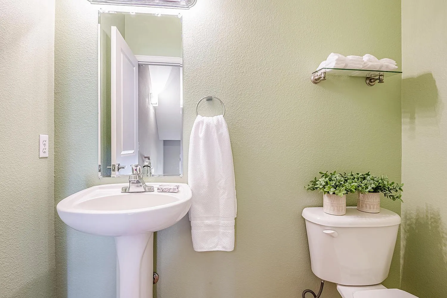 2 bed, 1335 sqft, $2,400 — Photo 4