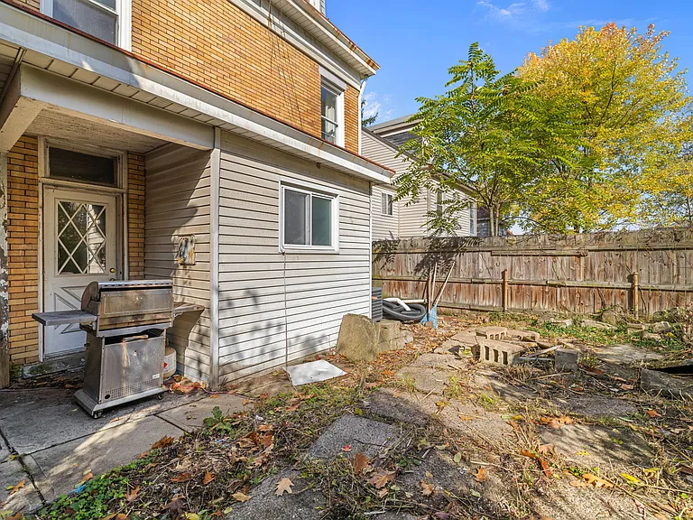 118 Carrick Ave — Photo 20