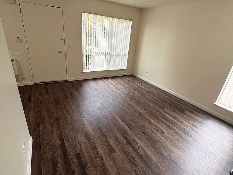Sheraton Apartments — Photo 14