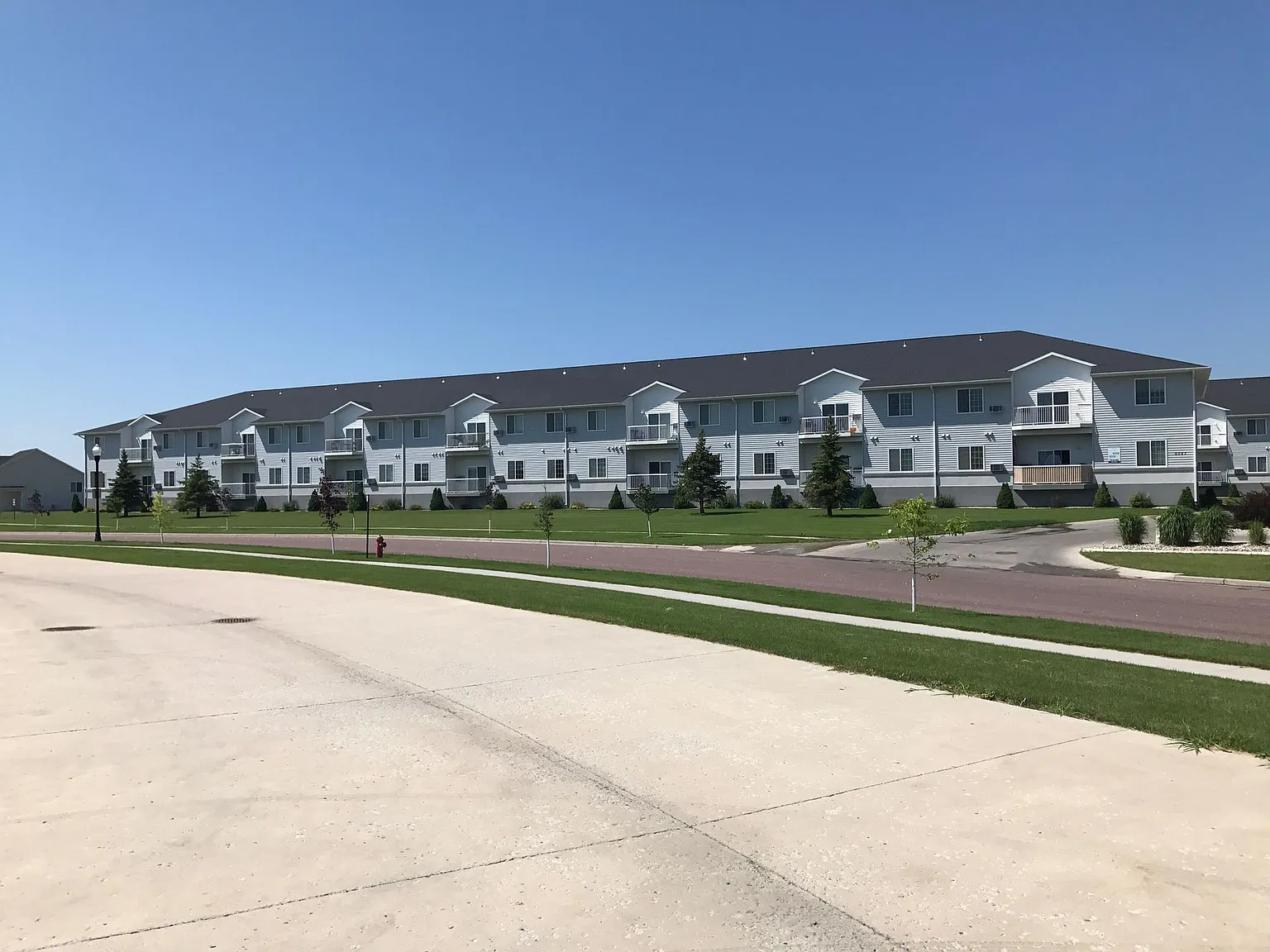 Crystal Creek Apartments — Photo 1