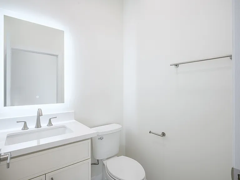520 S Kenneth Rd — Photo 12