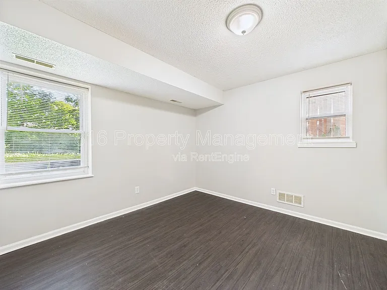 1229 W Hayward Ave #C — Photo 11