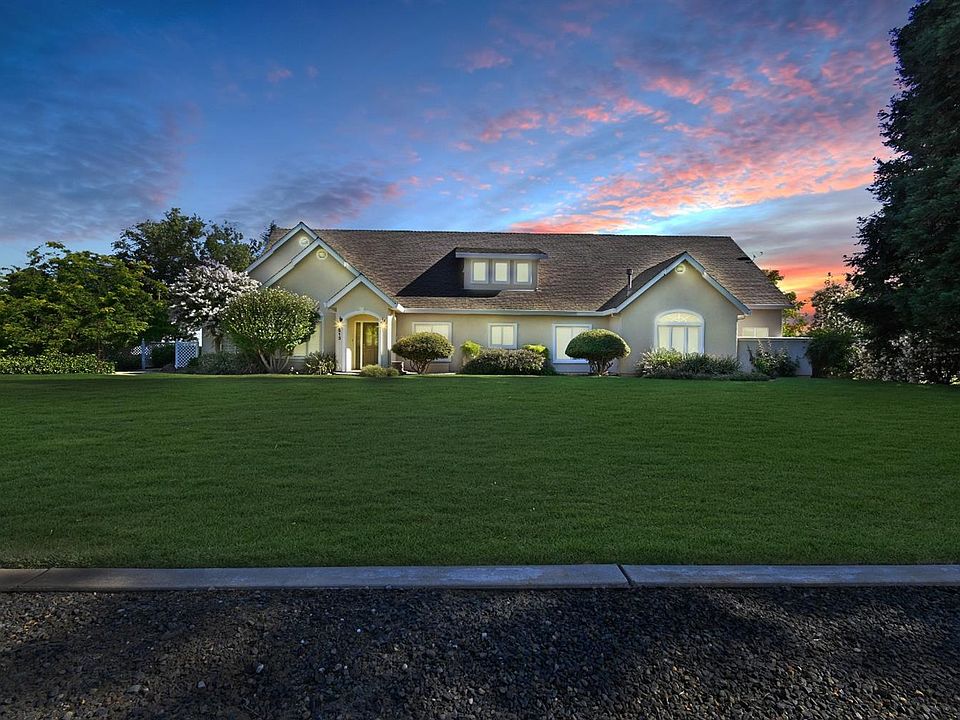 1st image of 513 Saddleback Dr