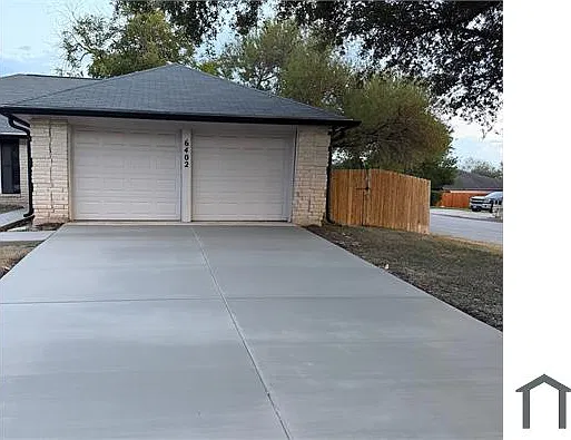 4 bed, $2,300 — Photo 2