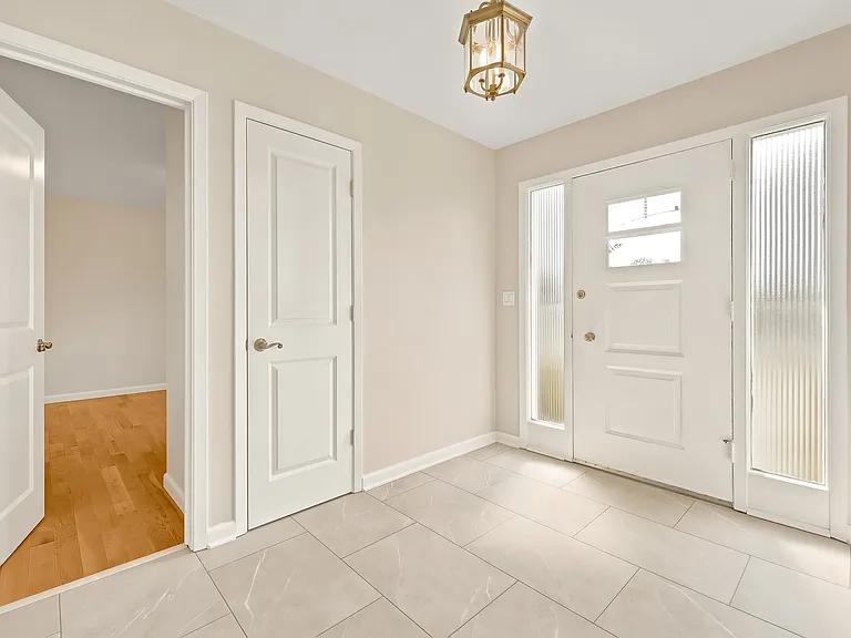60 Oakland Ave — Photo 4