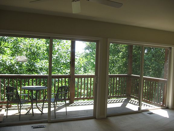 Living room/ dining room