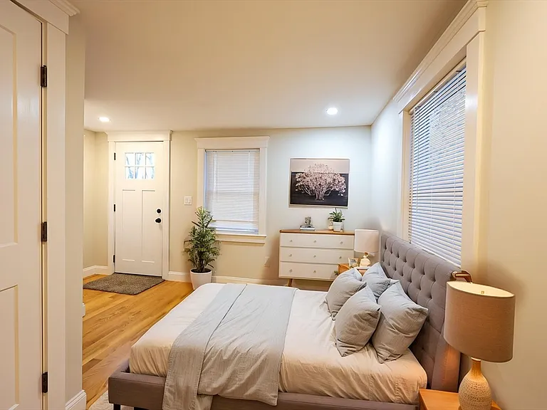 85 Oak St #85 — Photo 2