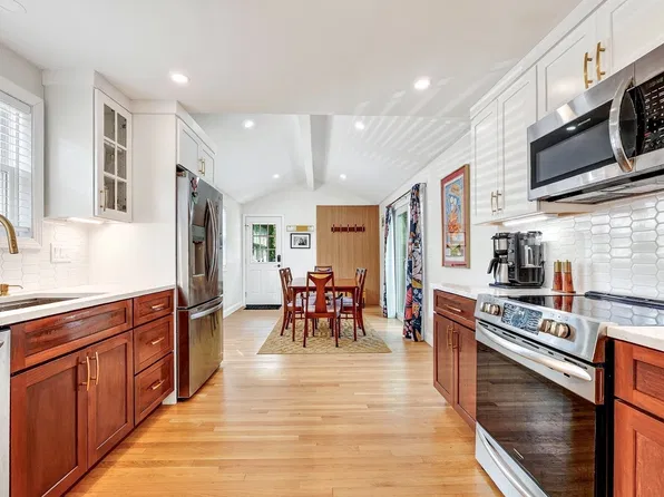 22 Hobson Ave, Wilmington, MA 01887
