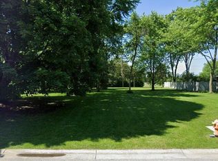 413 Hemlock Ln, Crown Point, IN 46307