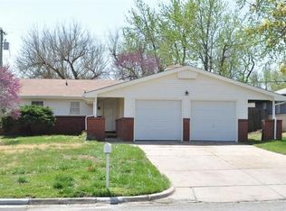 5823 E Hanover St, Wichita, KS 67220