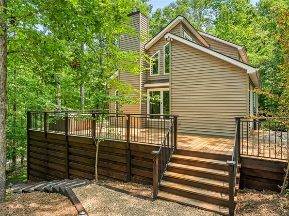 307 Warbranch Rd, Central, SC 29630