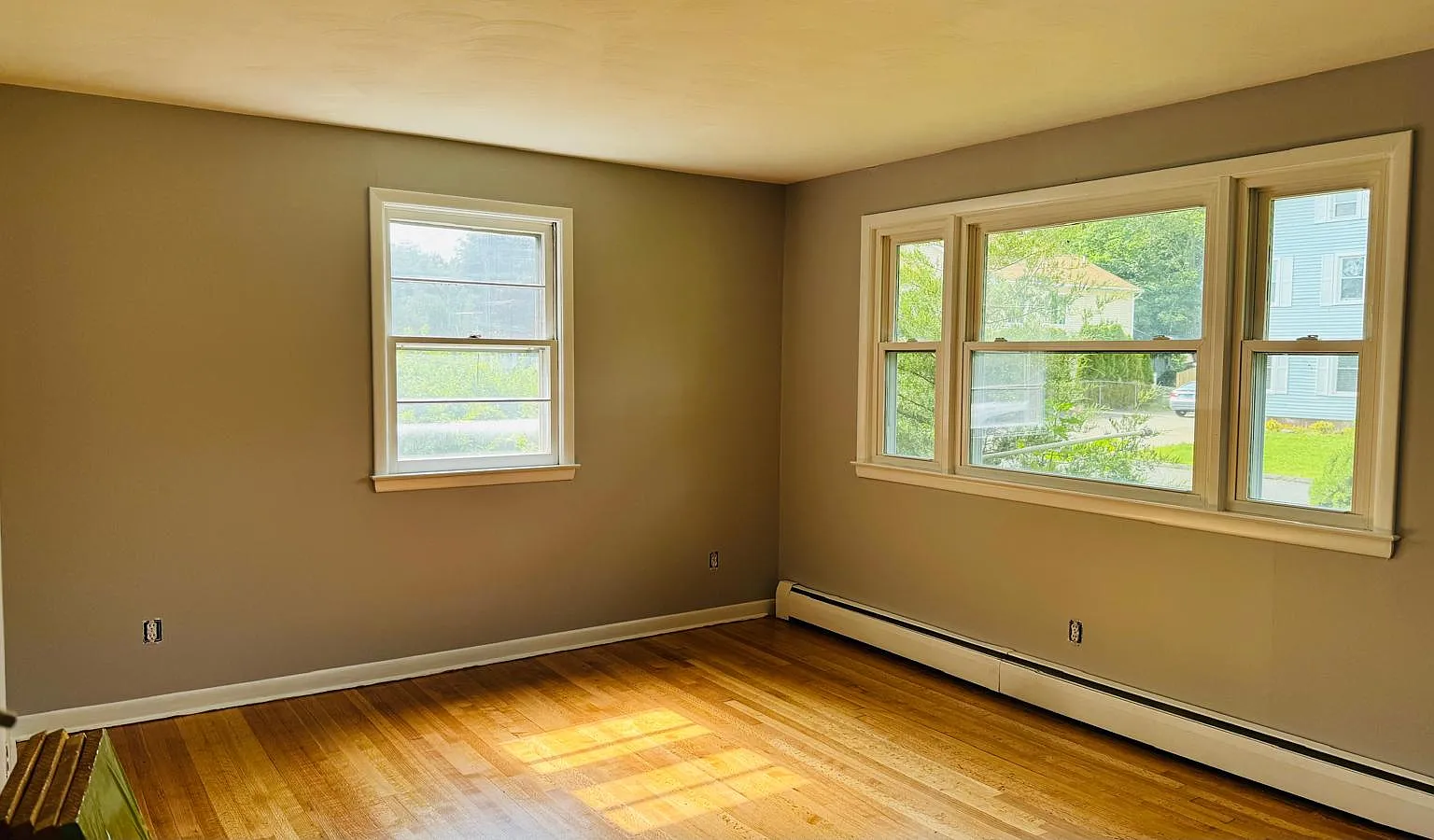 3 bed, 1006 sqft, $2,499 — Photo 3