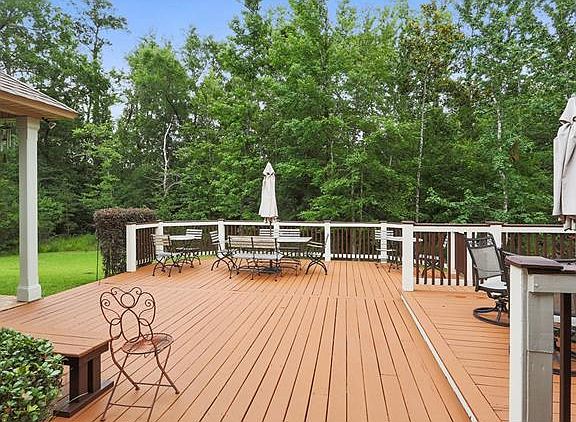 4th image of 310 Tallowwood Dr