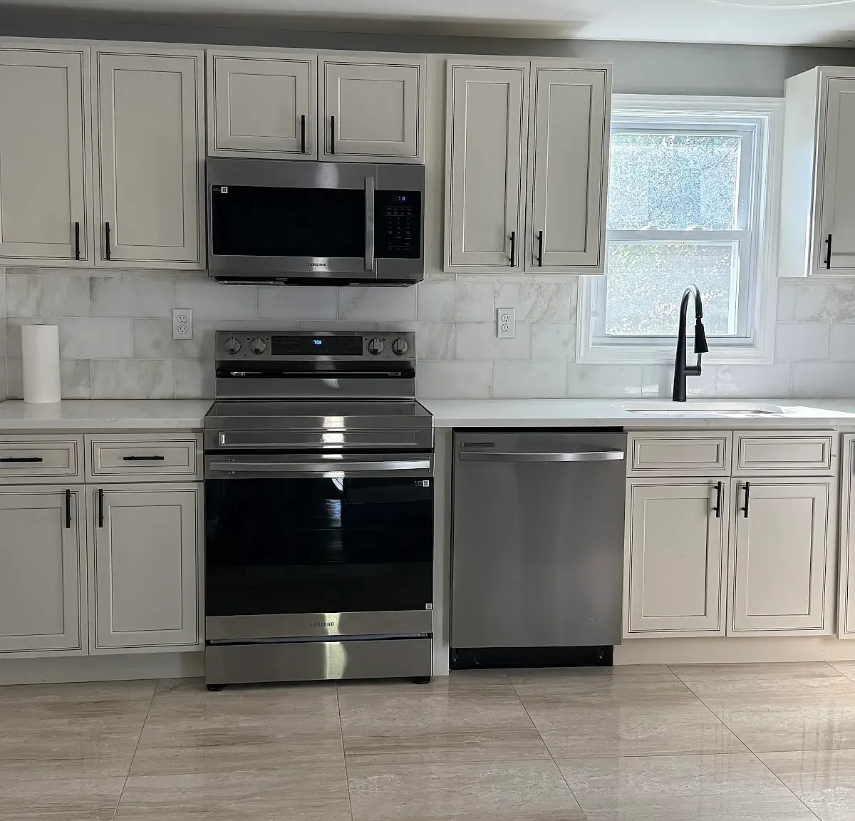 6 bed, 2100 sqft, $5,500 — Photo 2