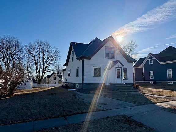 2nd image of 621 Harrison St