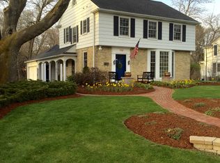 702 E Green Tree Rd, Fox Pt, WI 53217