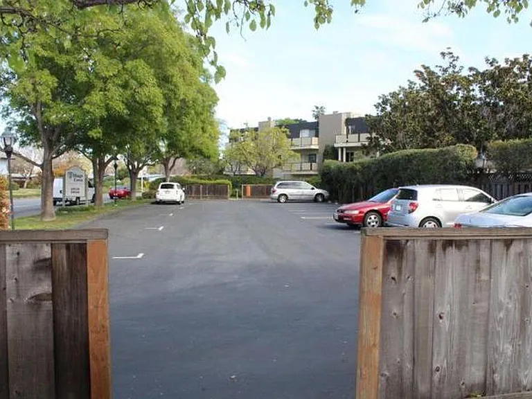 3050 Los Prados St #9 — Photo 16
