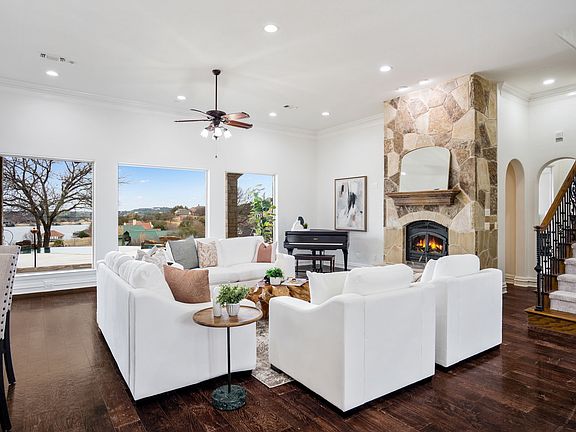 3rd image of 1916 W Emerald Bend Ct