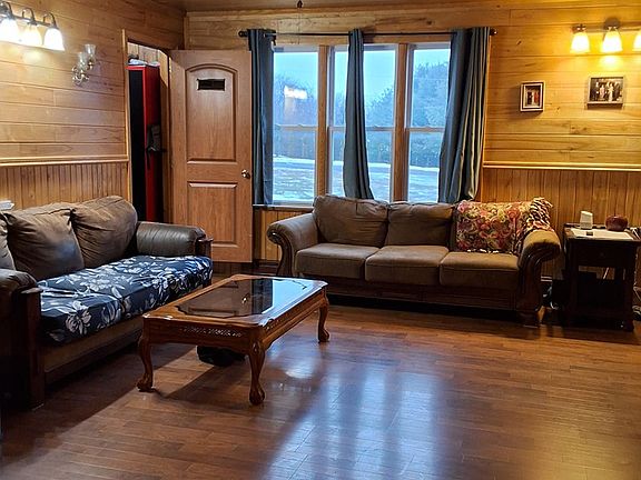 3rd image of 766 Paul Hollow Rd