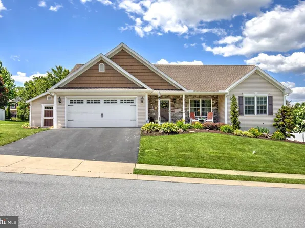 28 Gentle Dr, East Earl, PA 17519