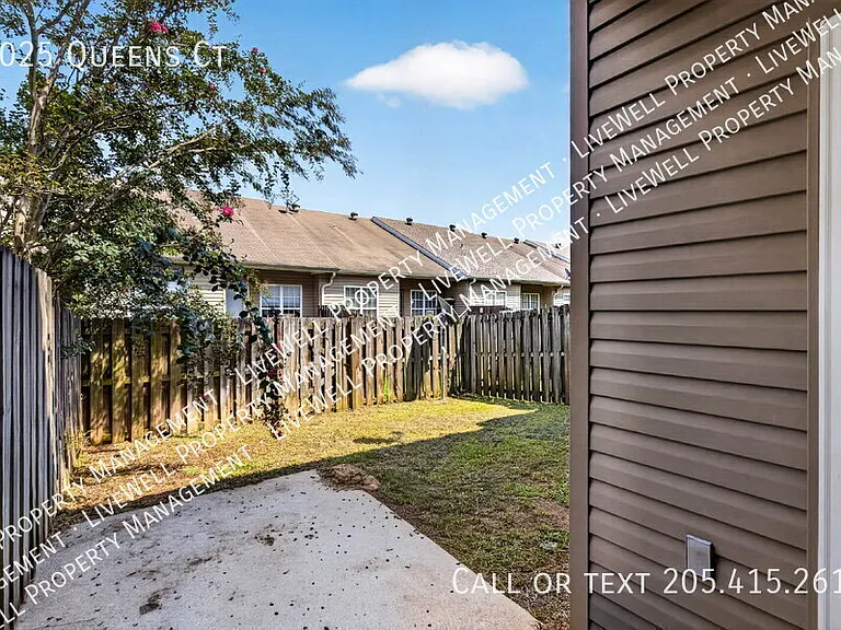 2025 Queens Ct — Photo 25